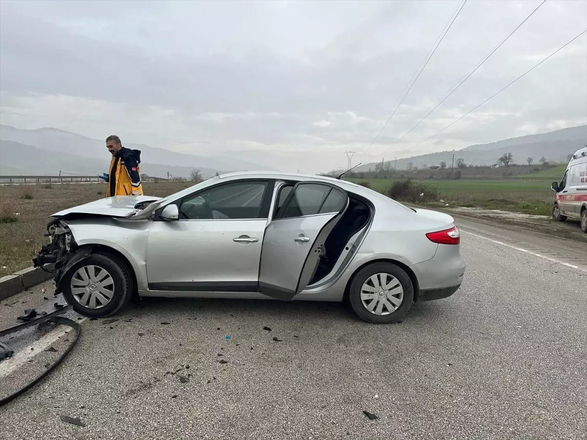 Amasya\'da Trafik Kazası: 5 Yaralı
