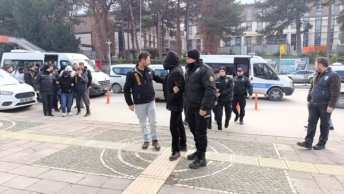 Amasya\'da Yasa Dışı Bahis Operasyonu: 13 Tutuklama