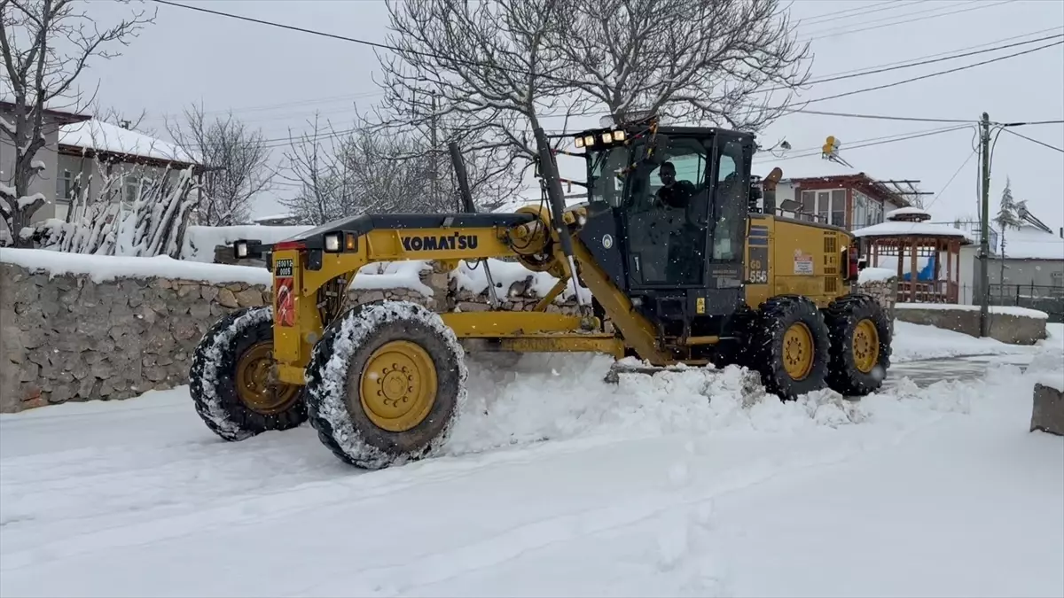 Göynücek\'te Kar Yağışı ve Temizlik Çalışmaları