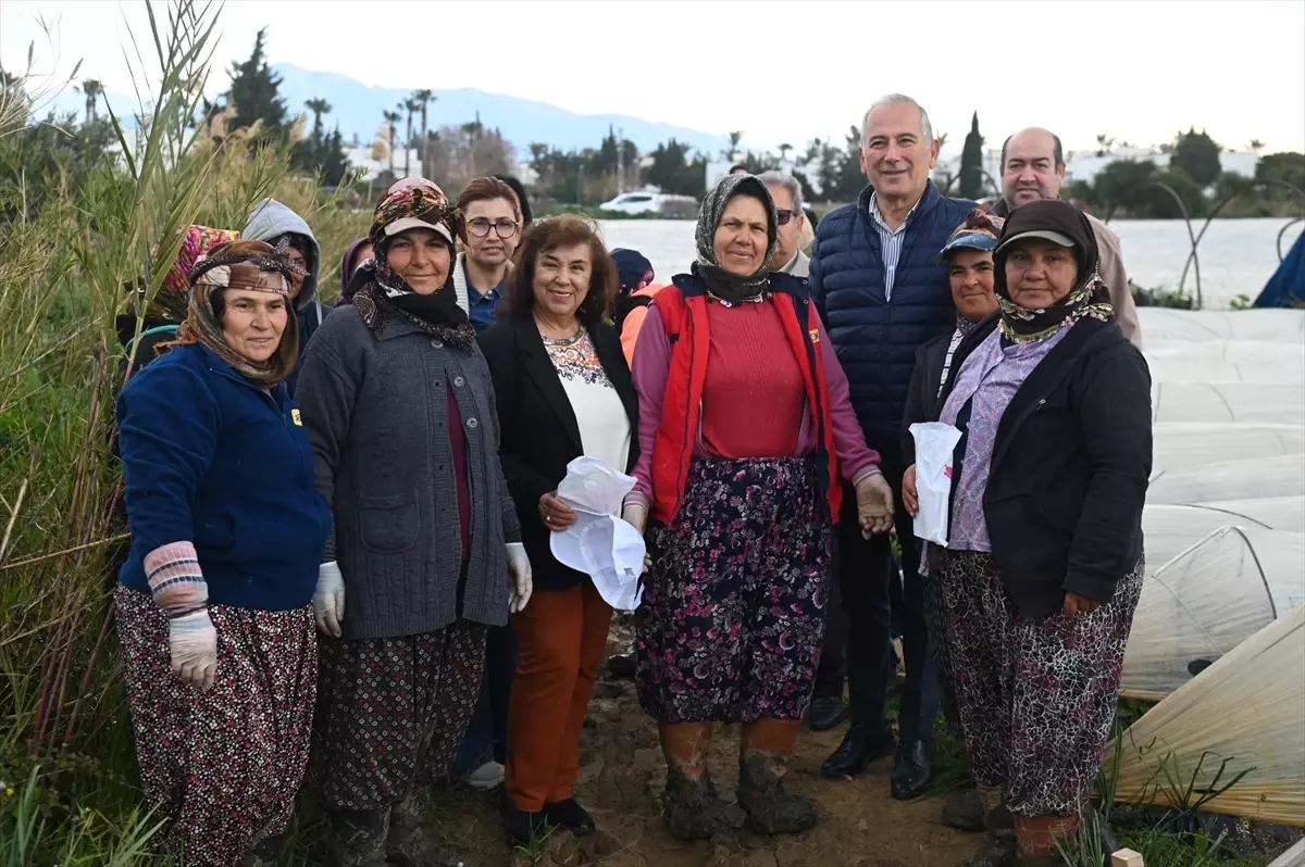 Kadınlar Günü\'nde Tarım İşçileriyle Bir Araya Geldi