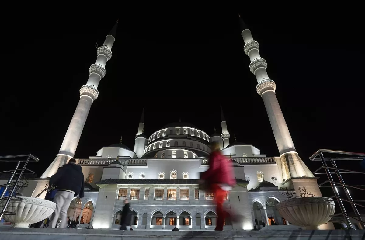 Kadir Gecesi Ankara\'da İdrak Edildi