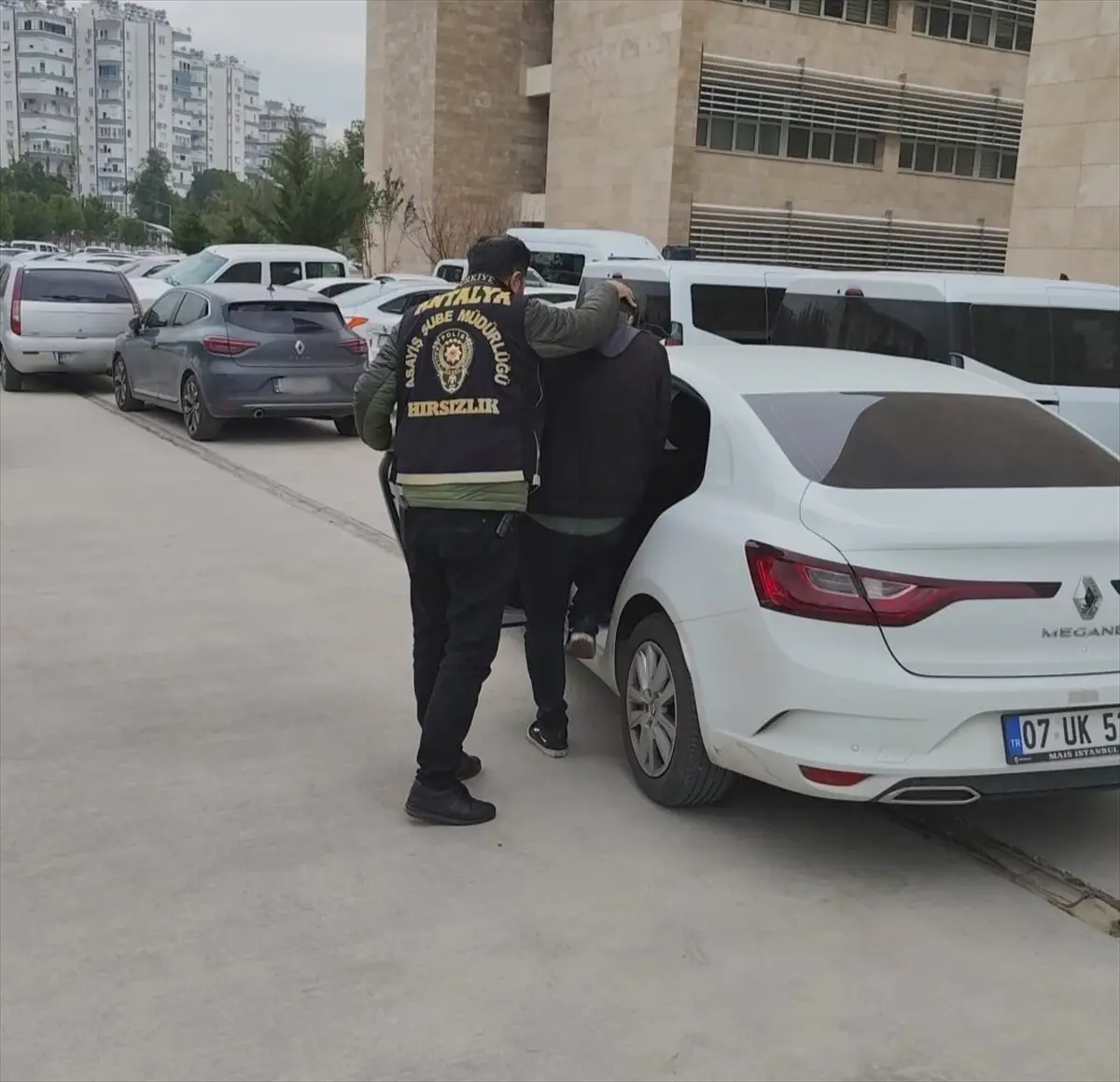 Antalya\'da 1653 Şüpheli Yakalandı