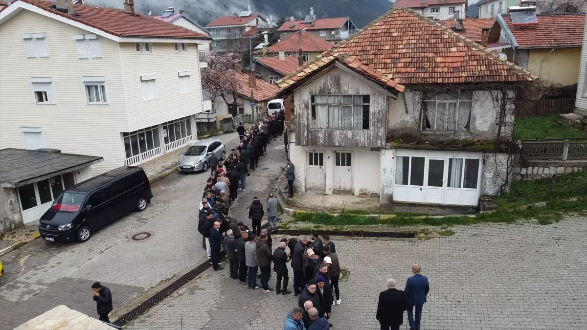 Kuyucak\'ta Bayram Geleneği Devam Ediyor