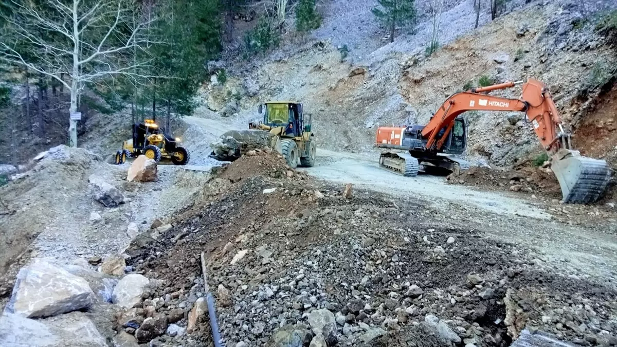 Alanya\'da Buzlanmaya Karşı Tuzlama Çalışması