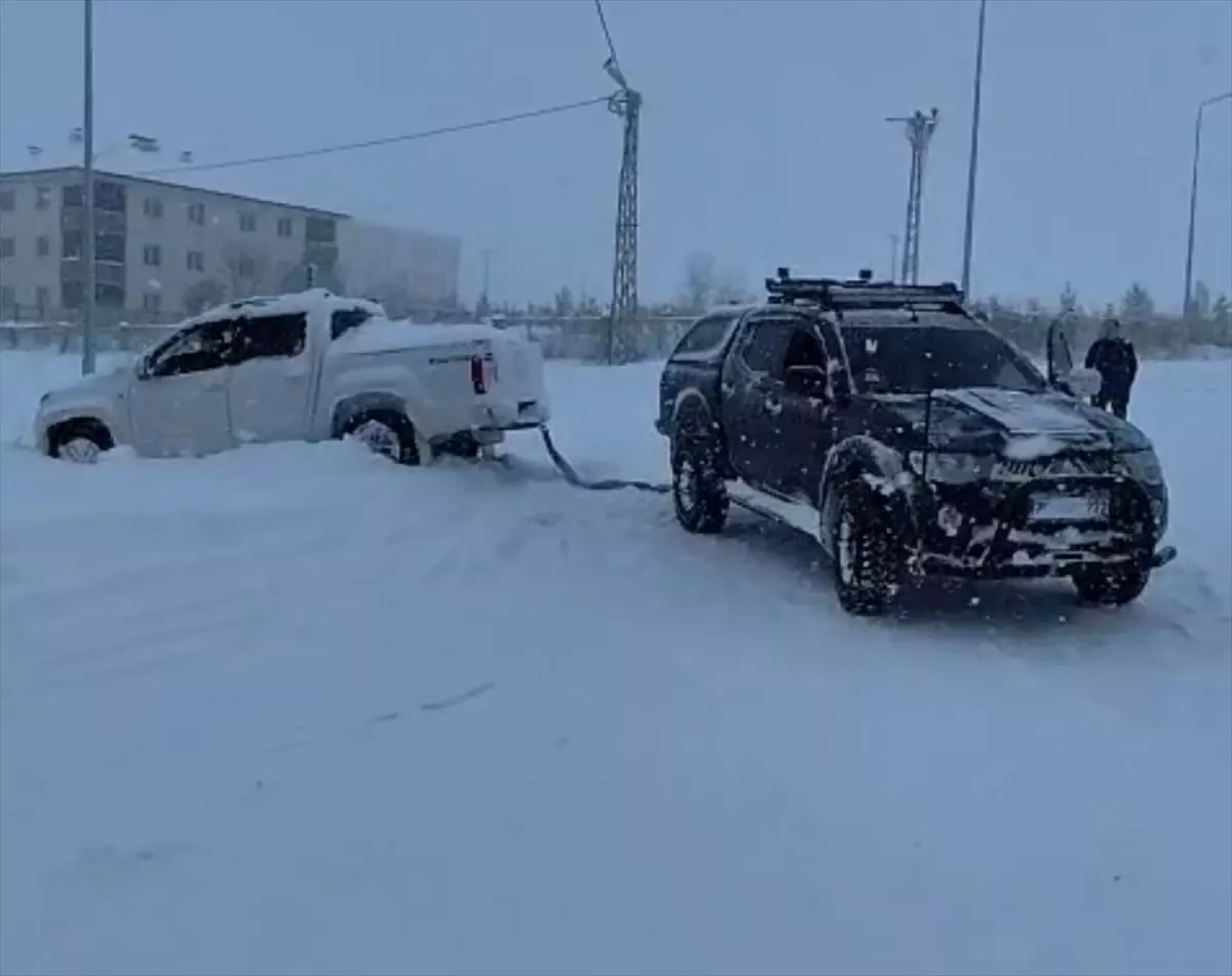 Ardahan\'da Kar Tüpü Kurtarma Operasyonu