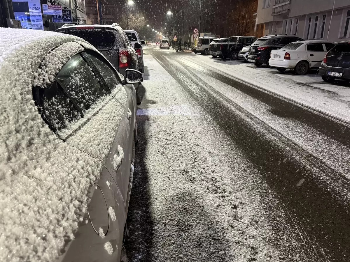 Ardahan\'da Kar Yağışı Etkili Oldu