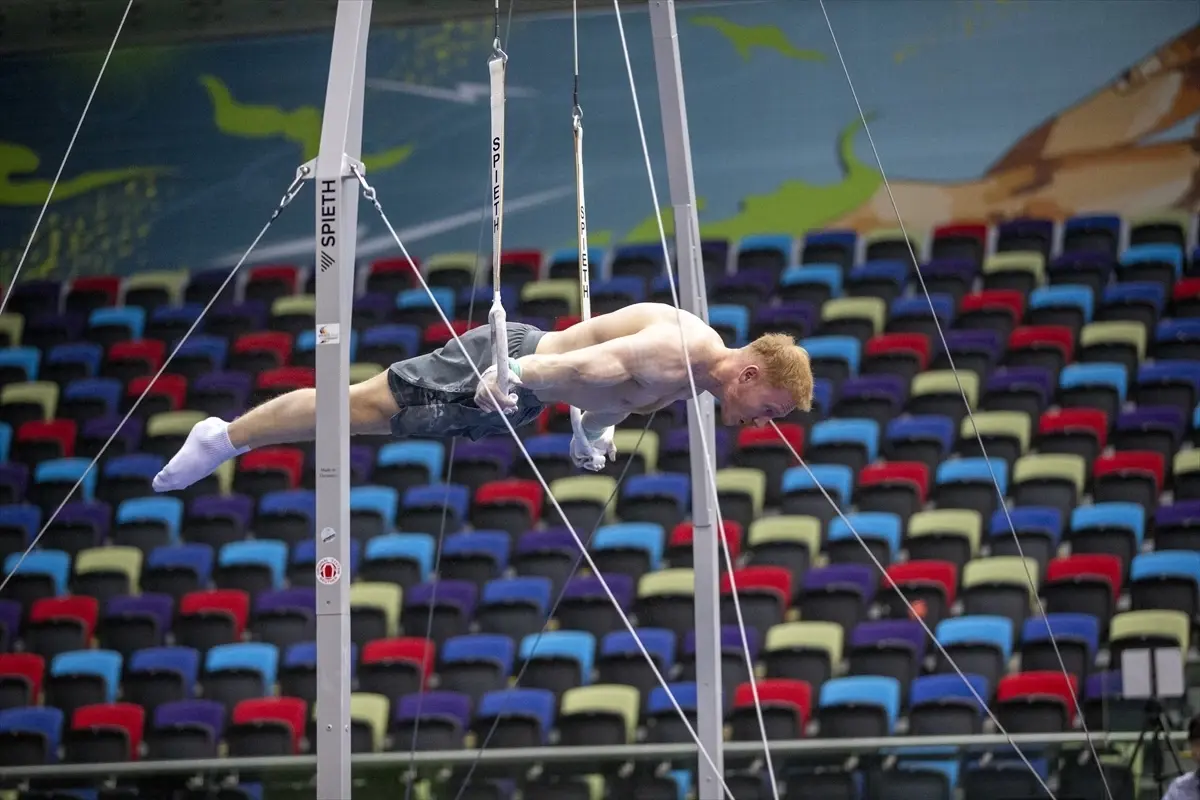 Artistik Cimnastik Takımından Podyum Antrenmanı