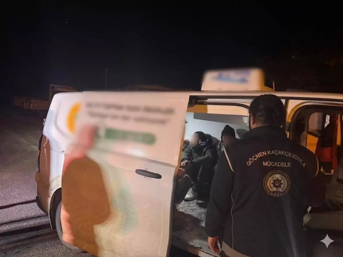 Artvin\'de Düzensiz Göçmen Operasyonu