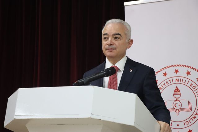 Türkiye’nin İkinci Astronotu Öğrencilerle Buluştu