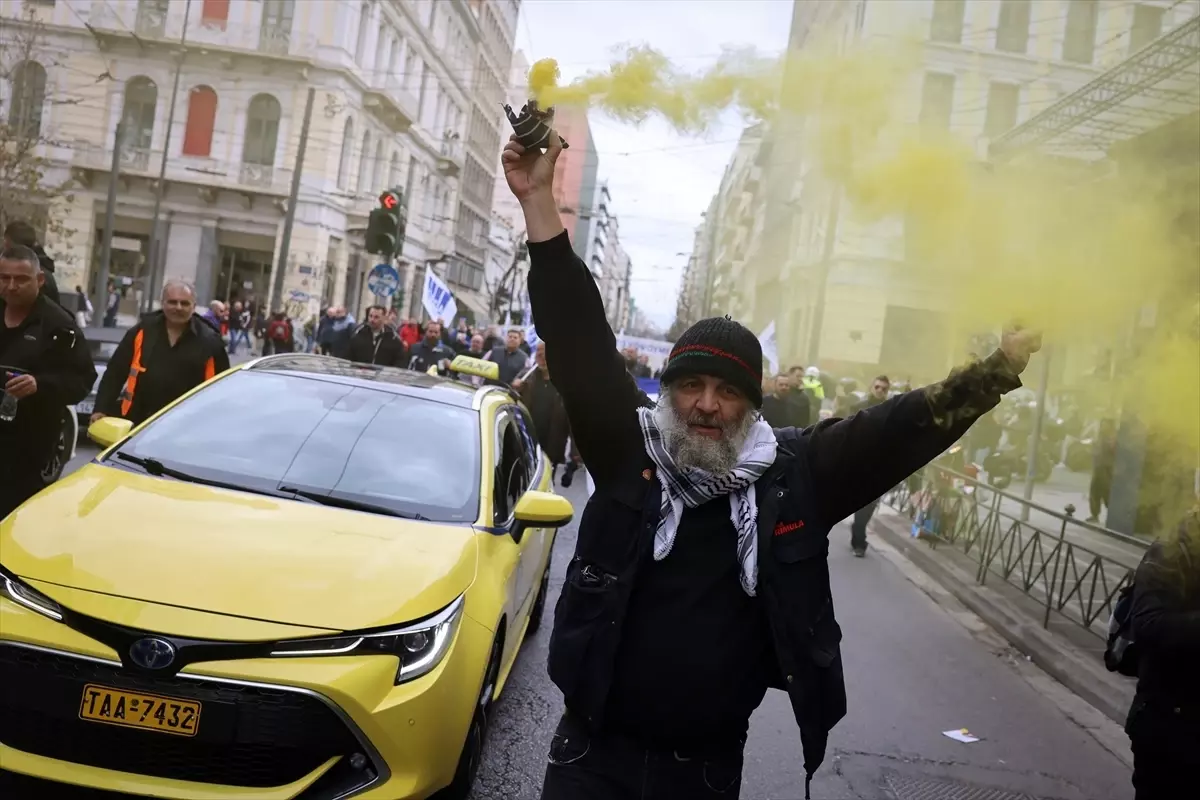 Atina\'da Taksiciler Grevde