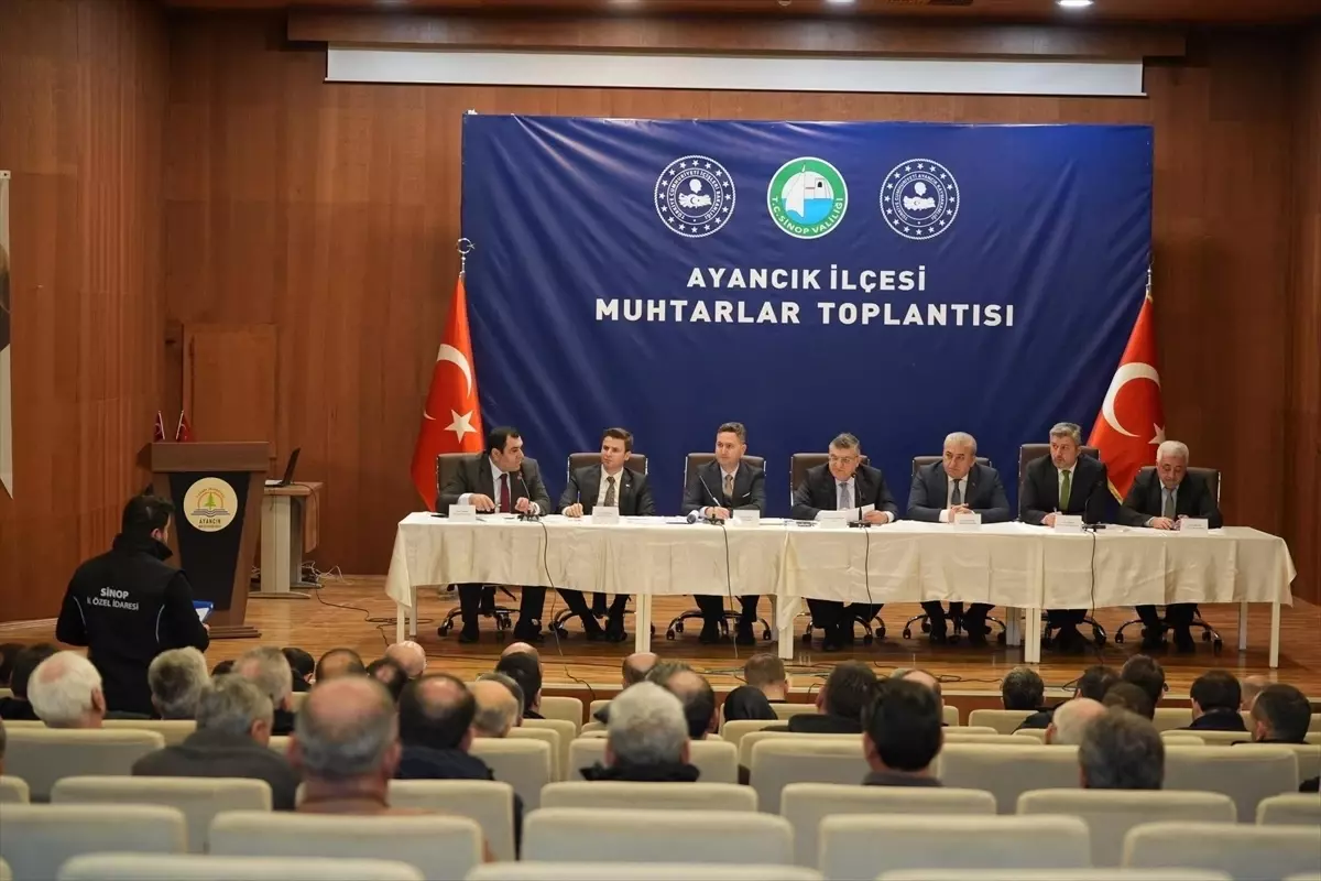 Ayancık\'ta Muhtarlar Toplantısı