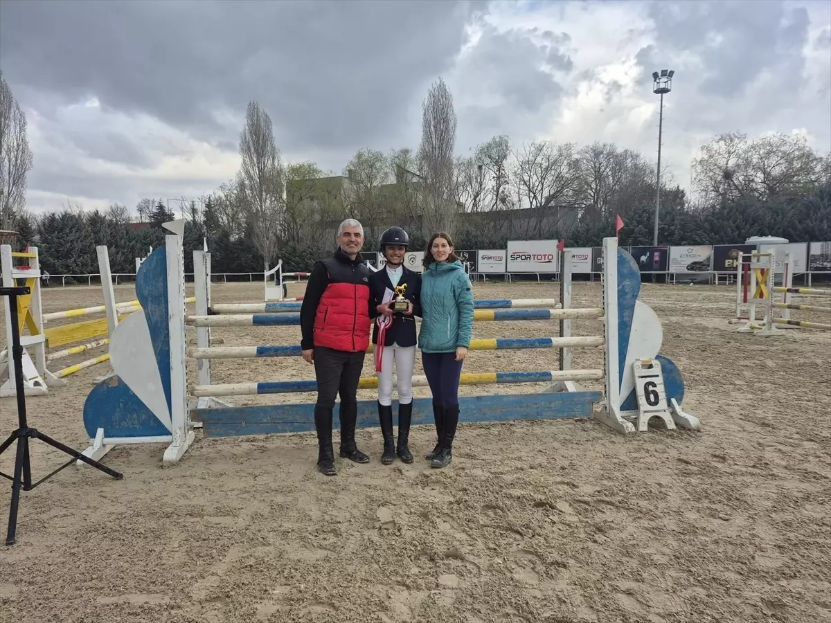 AYBÜ Binicilik Takımı\'nın Başarısı