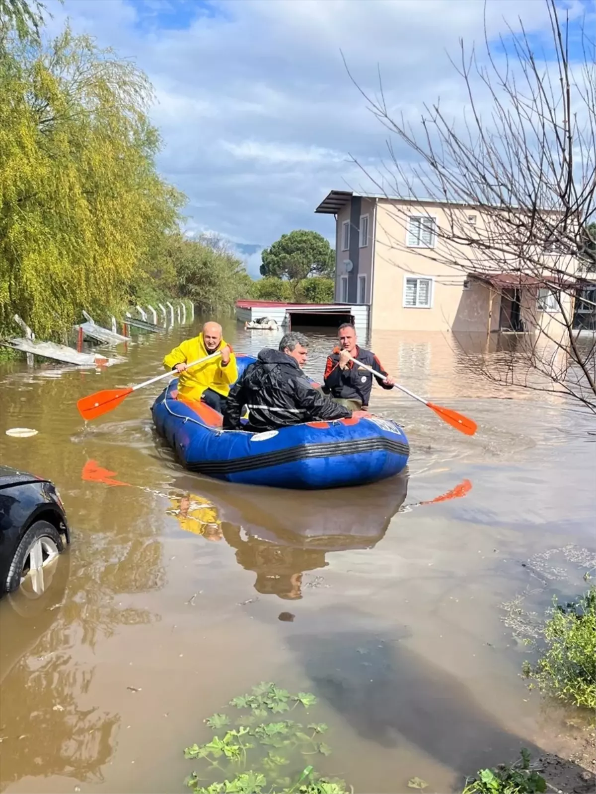 Aydın\'da Sağanak Sel: Evler Su Altında