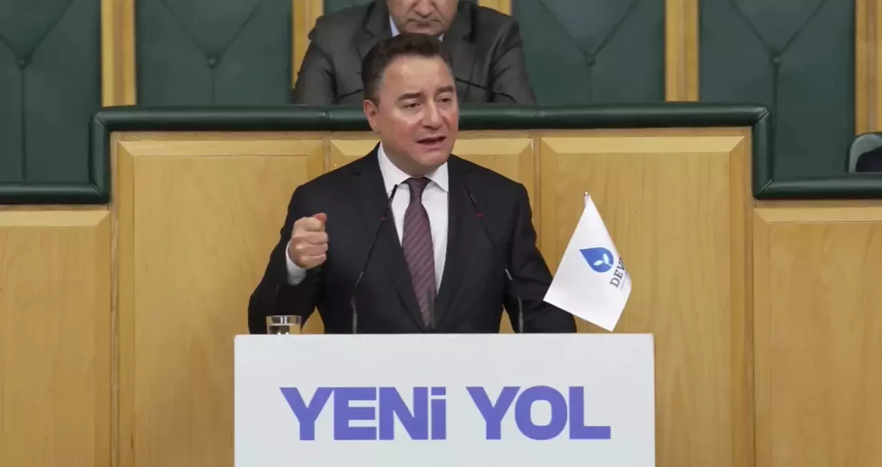 Babacan\'dan Kıyafet Eleştirisi