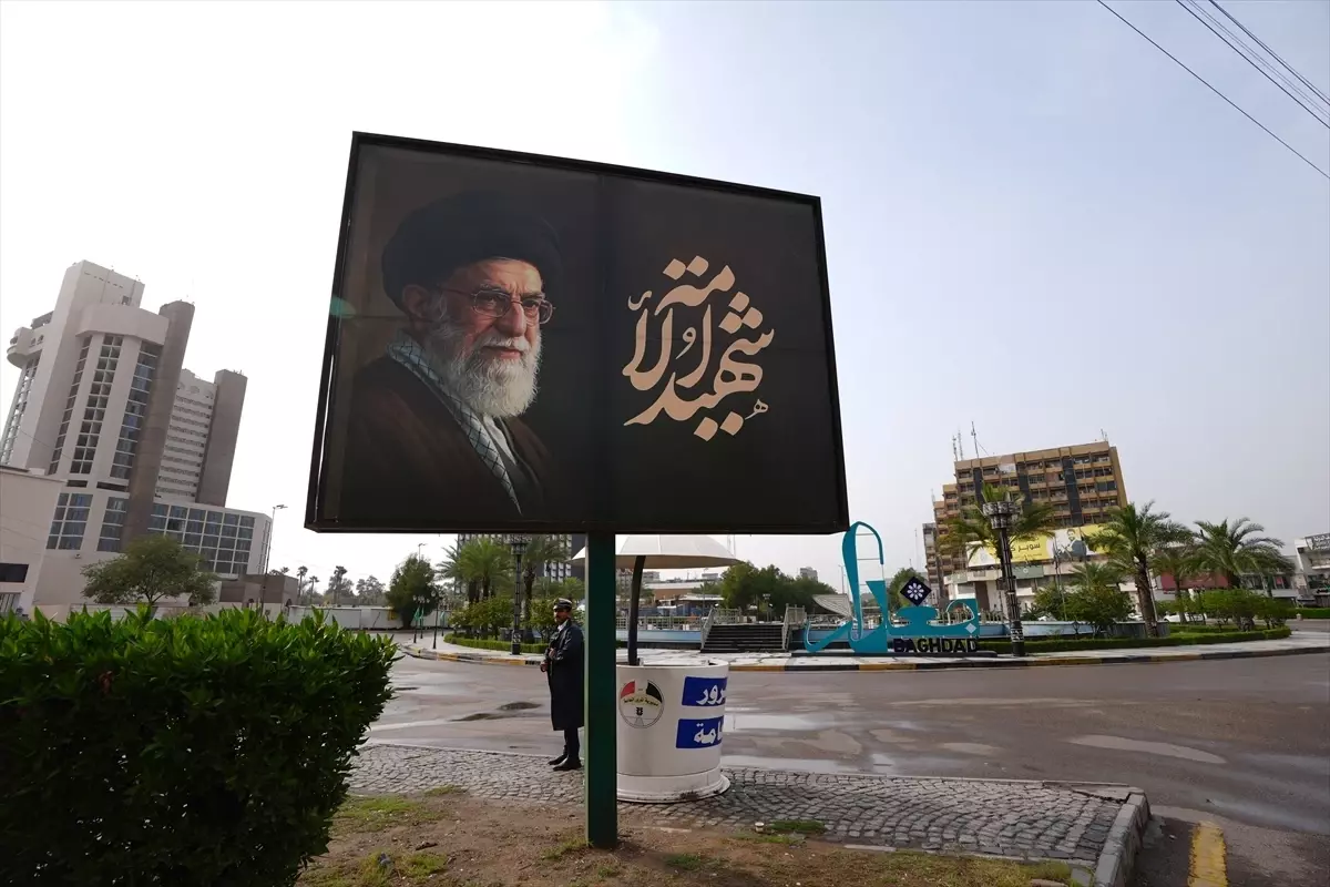 Bağdat\'ta Hamaney Posterleri