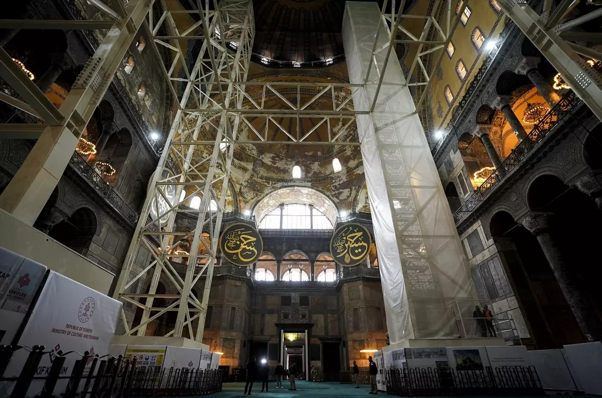 Ayasofya ve Sultanahmet\'te Restorasyon İncelemesi