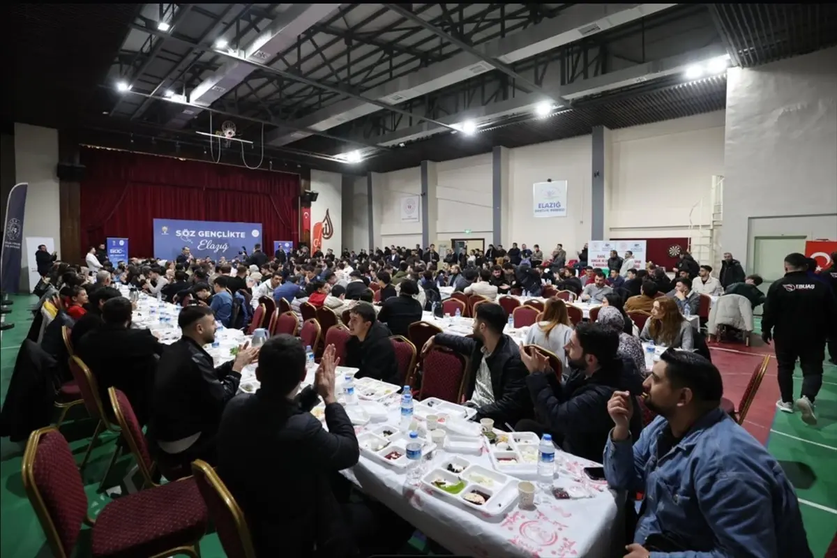 Bakan Işıkhan, Gençlerle Sahurda Bir Araya Geldi