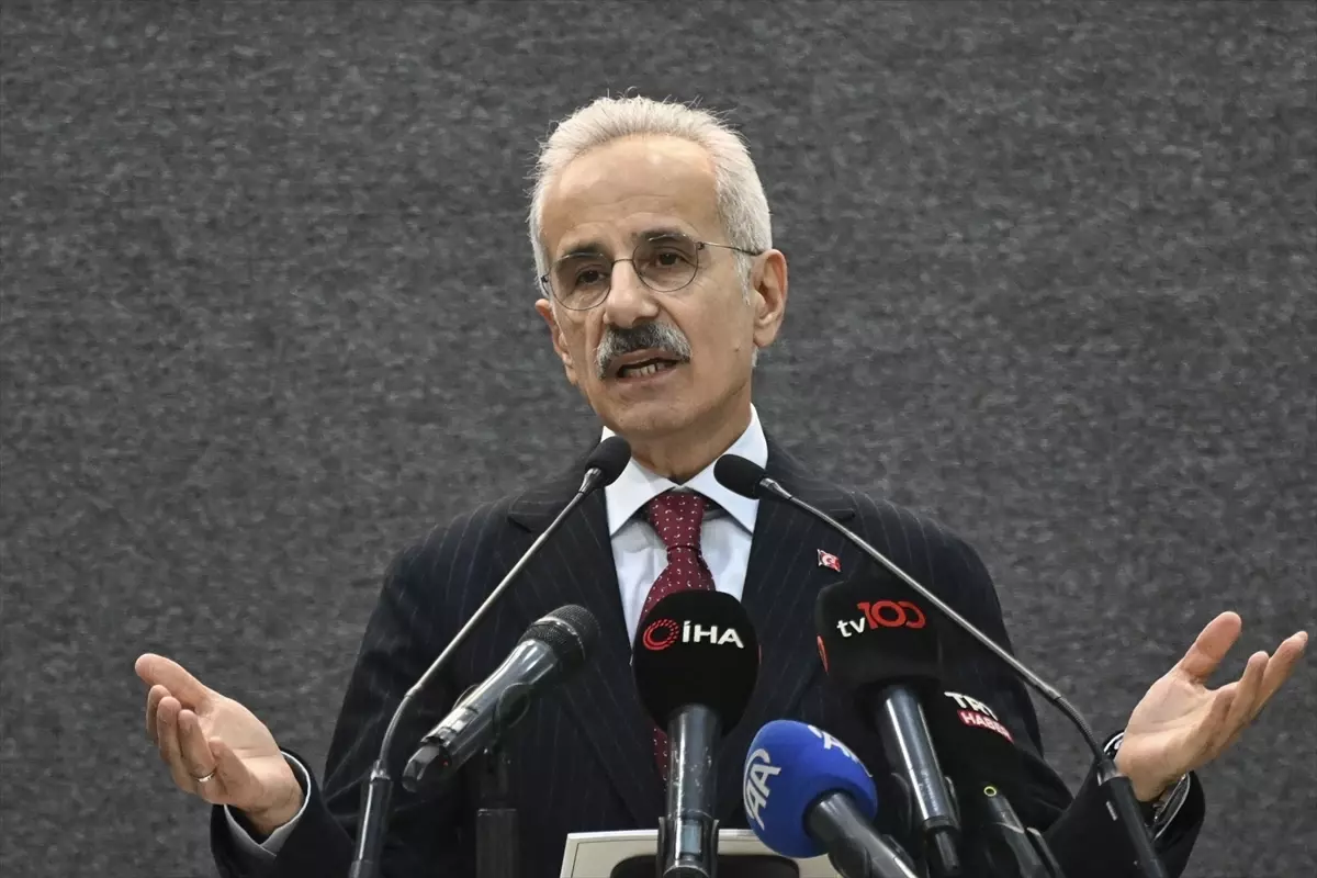 Bakan Uraloğlu, haberleşme sektörü temsilcileriyle iftarda buluştu Açıklaması