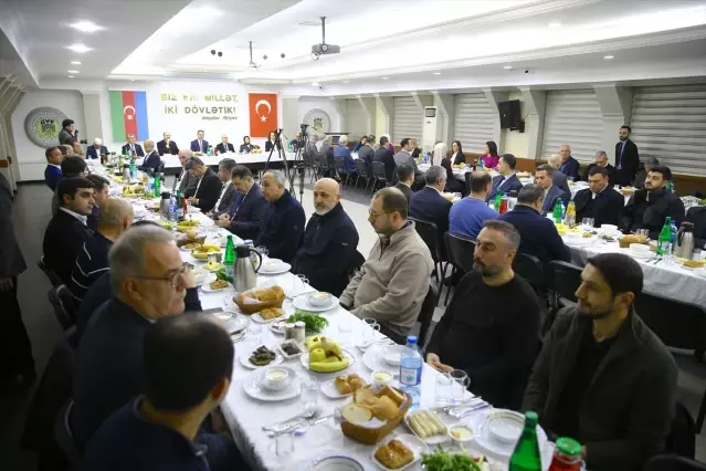 Bakü’deki Türk kurum ve kuruluşların temsilcileri iftarda bir araya geldi