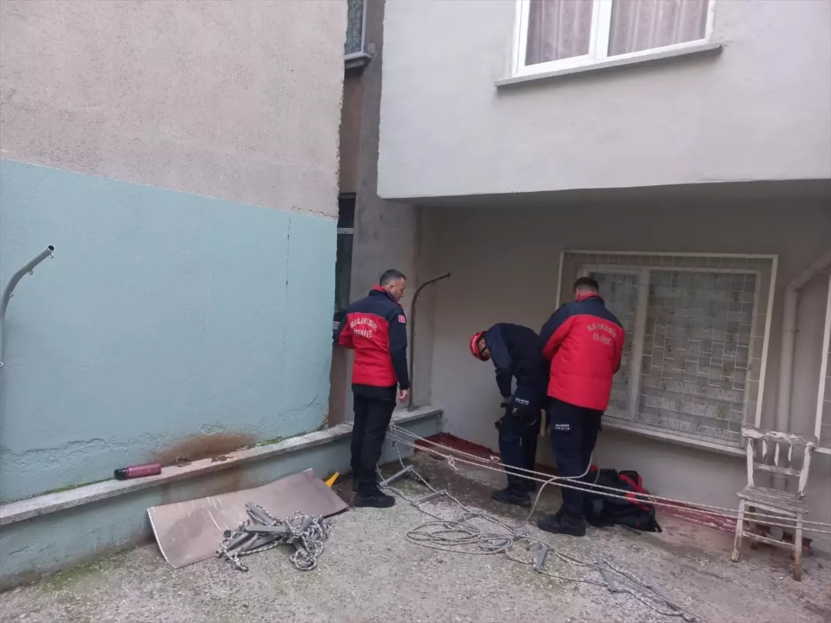 Kedi Havalandırma Boşluğundan Kurtarıldı