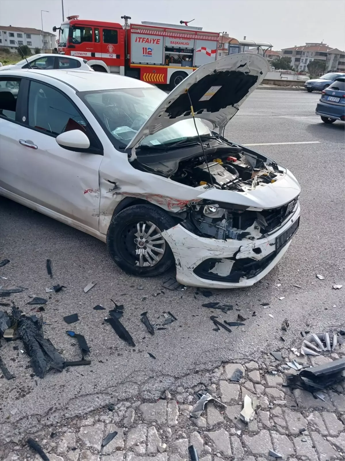 Ayvalık\'ta Trafik Kazası: 5 Yaralı