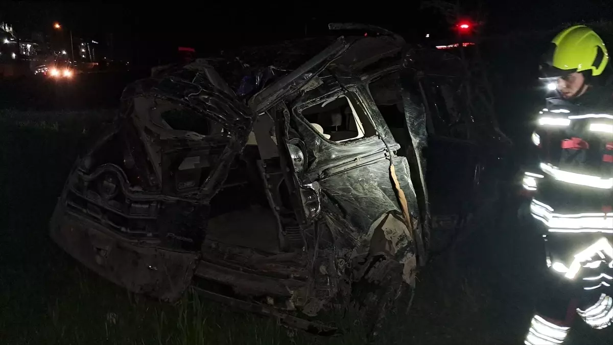 Balıkesir\'de Trafik Kazası: 1 Ölü, 6 Yaralı