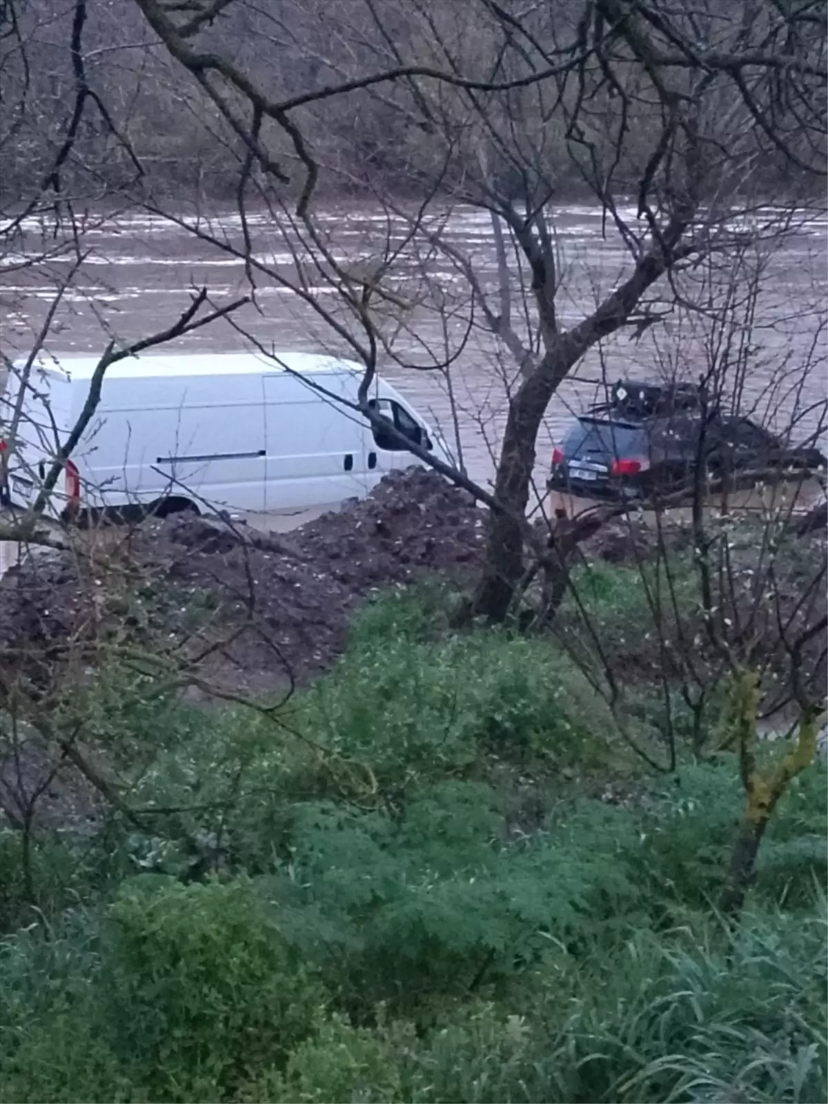 Susurluk\'ta Mahsur Kalan İki Kişi Kurtarıldı