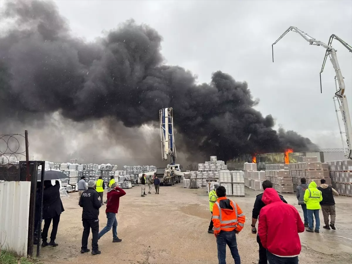 Balıkesir\'de Yangın Kontrol Altına Alındı