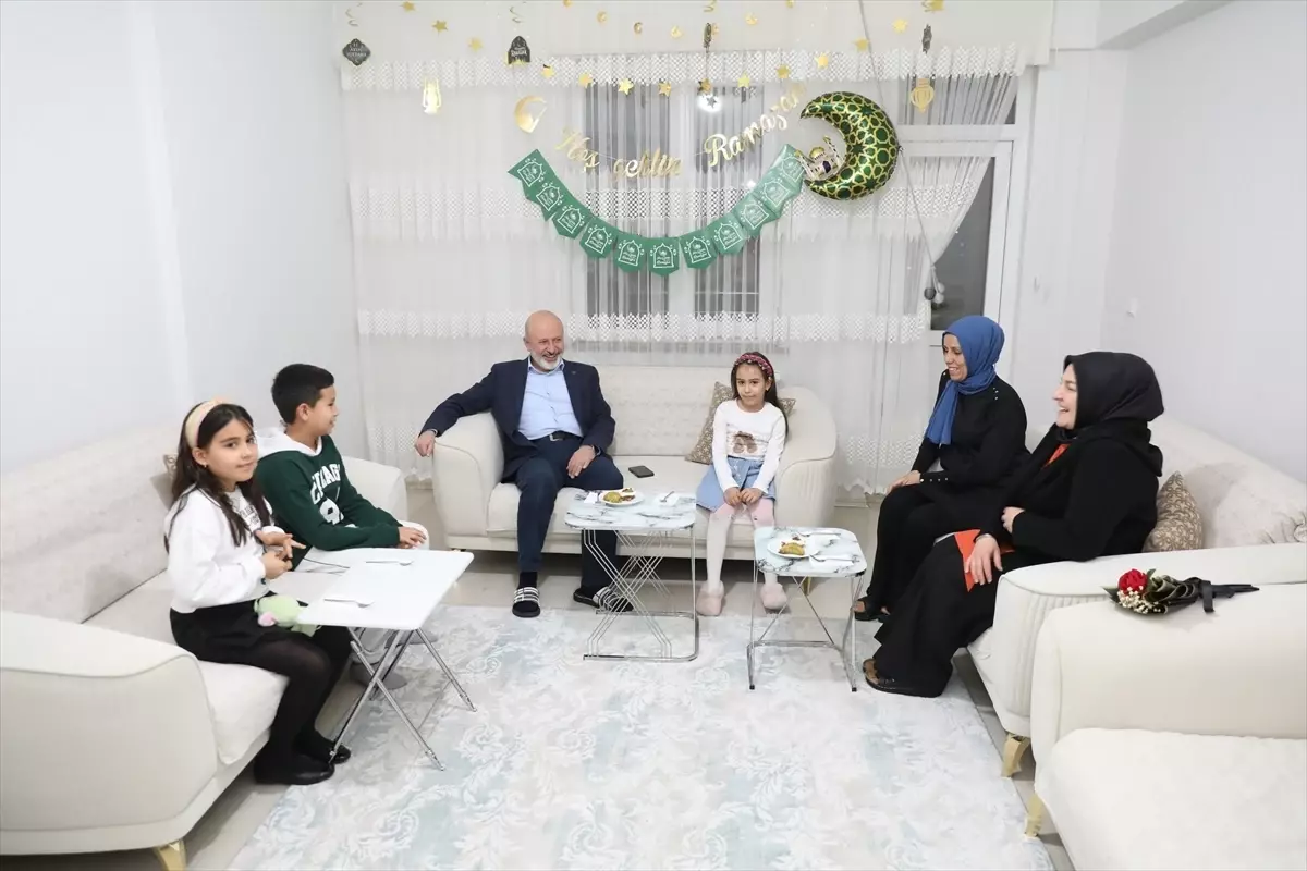 Çolakbayrakdar Ailesi İftarda Özsoy Ailesine Konuk Oldu