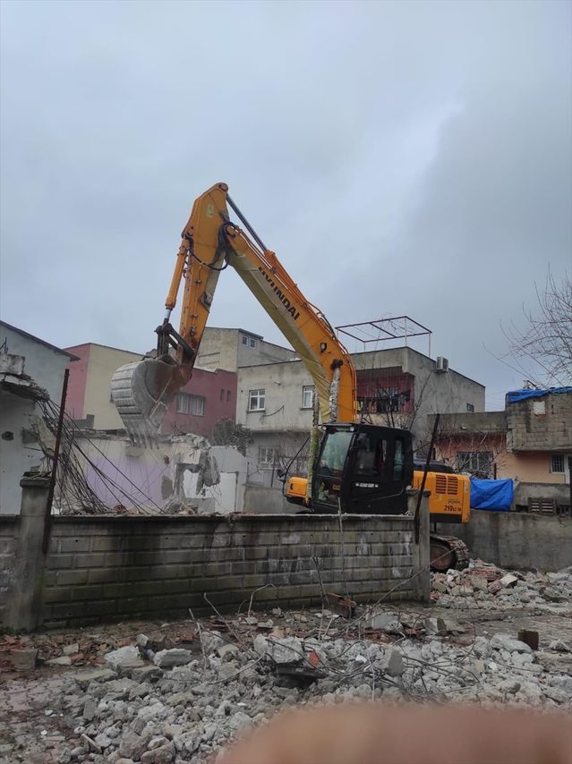 Batman'da 174 Riskli Yapı Yıkıldı