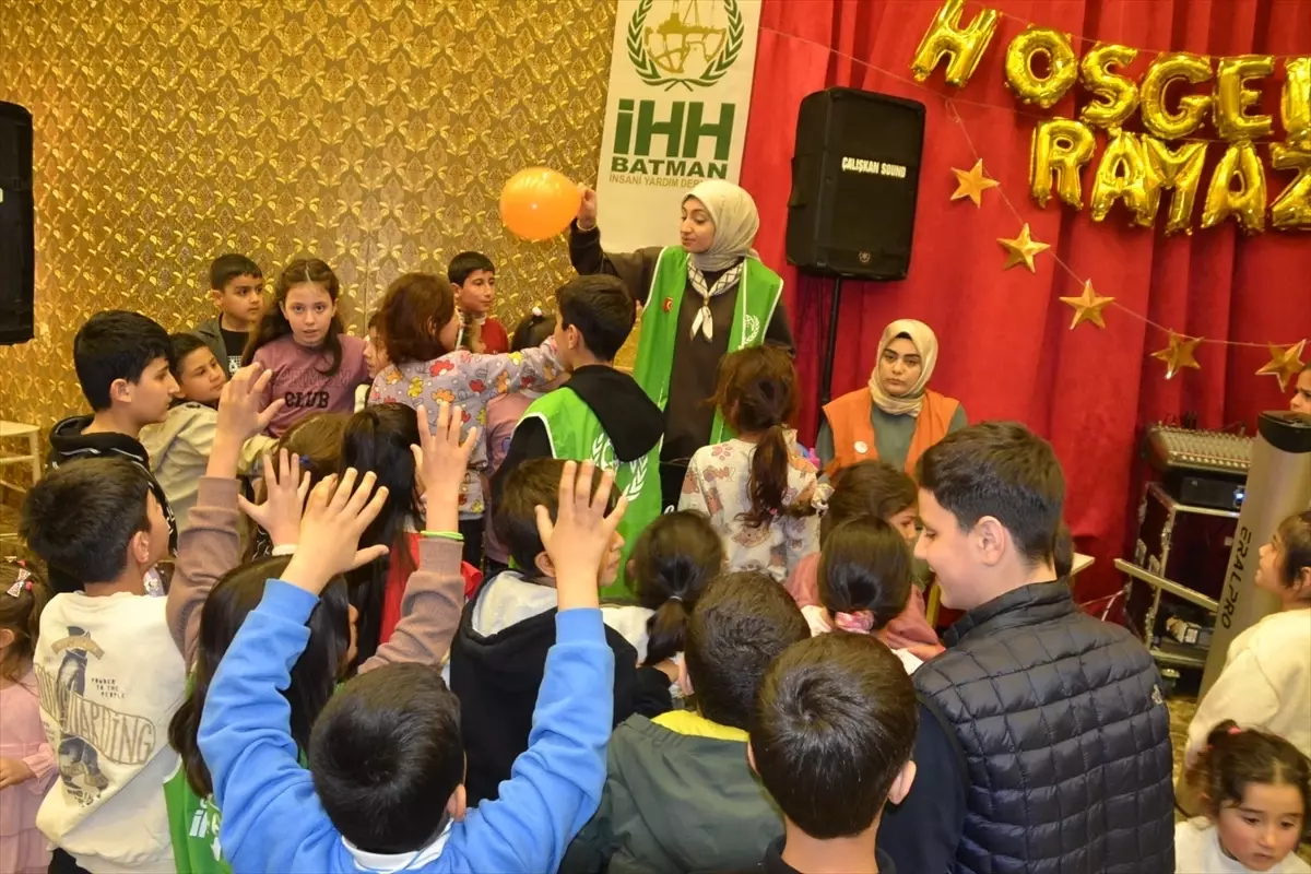 Dünya Yetimler Günü\'nde İftar Programı