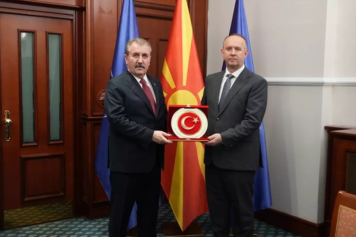 Destici\'nin Makedonya Ziyareti