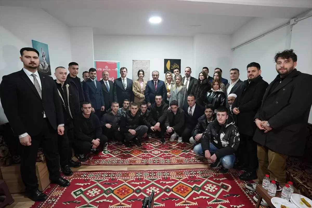 Destici Üsküp\'te Gençlerle Buluştu