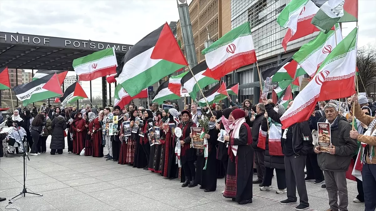 Berlin\'de Filistin\'e destek gösterisi yapıldı