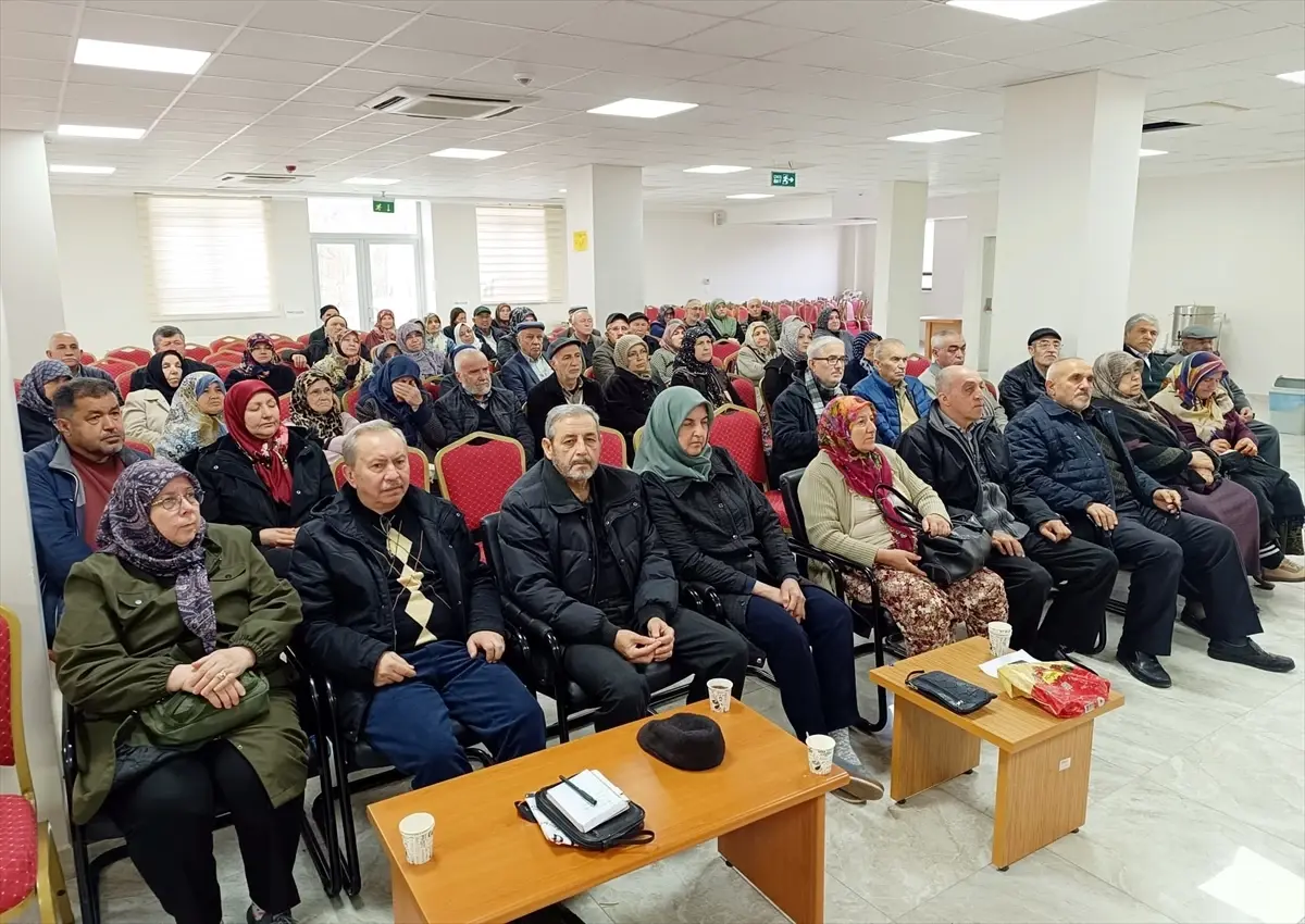 Hacı Adaylarına Eğitim Seminarı Başladı