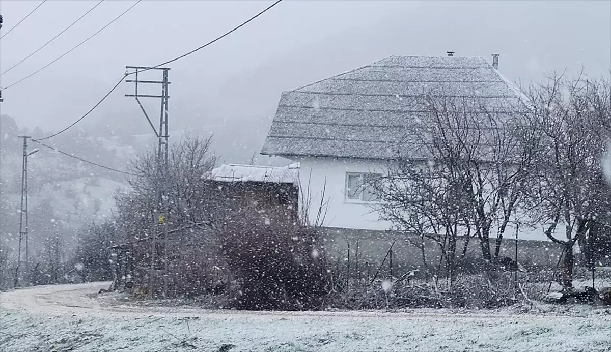 Beypazarı\'nda Kar Yağışı Etkili Oldu