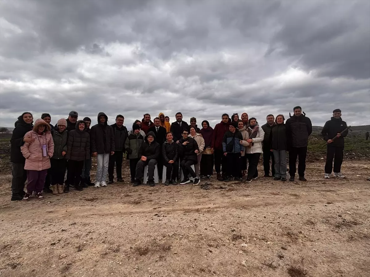 Biga\'da Kadınlar Günü Fidan Dikimi