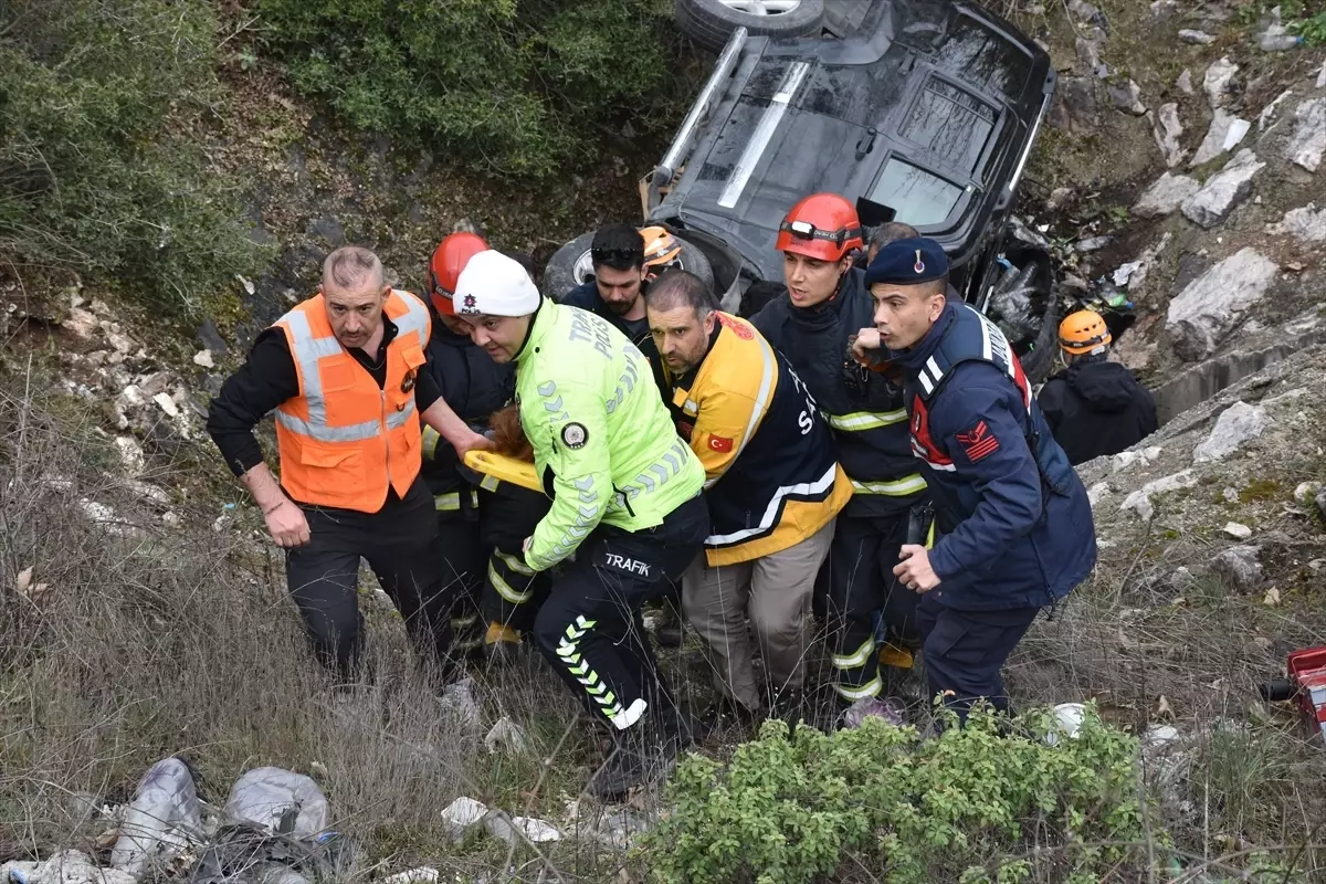 Bilecik\'te Trafik Kazası: 2 Yaralı