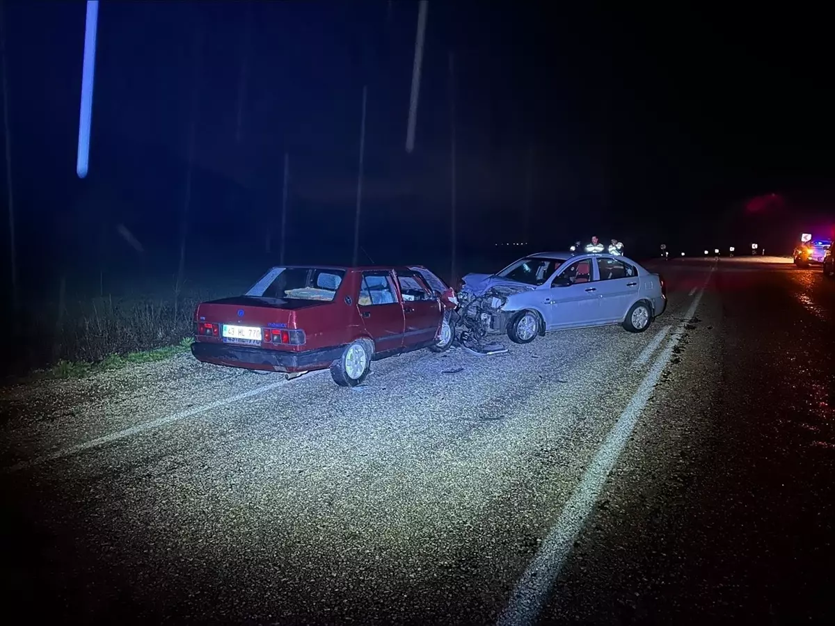 Gölpazarı\'nda Trafik Kazası: 3 Yaralı