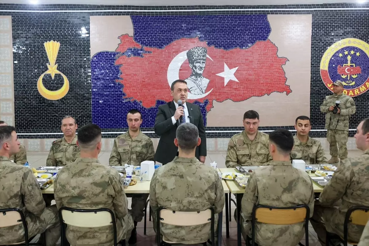 Vali Sözer, Jandarmalarla İftarda Buluştu