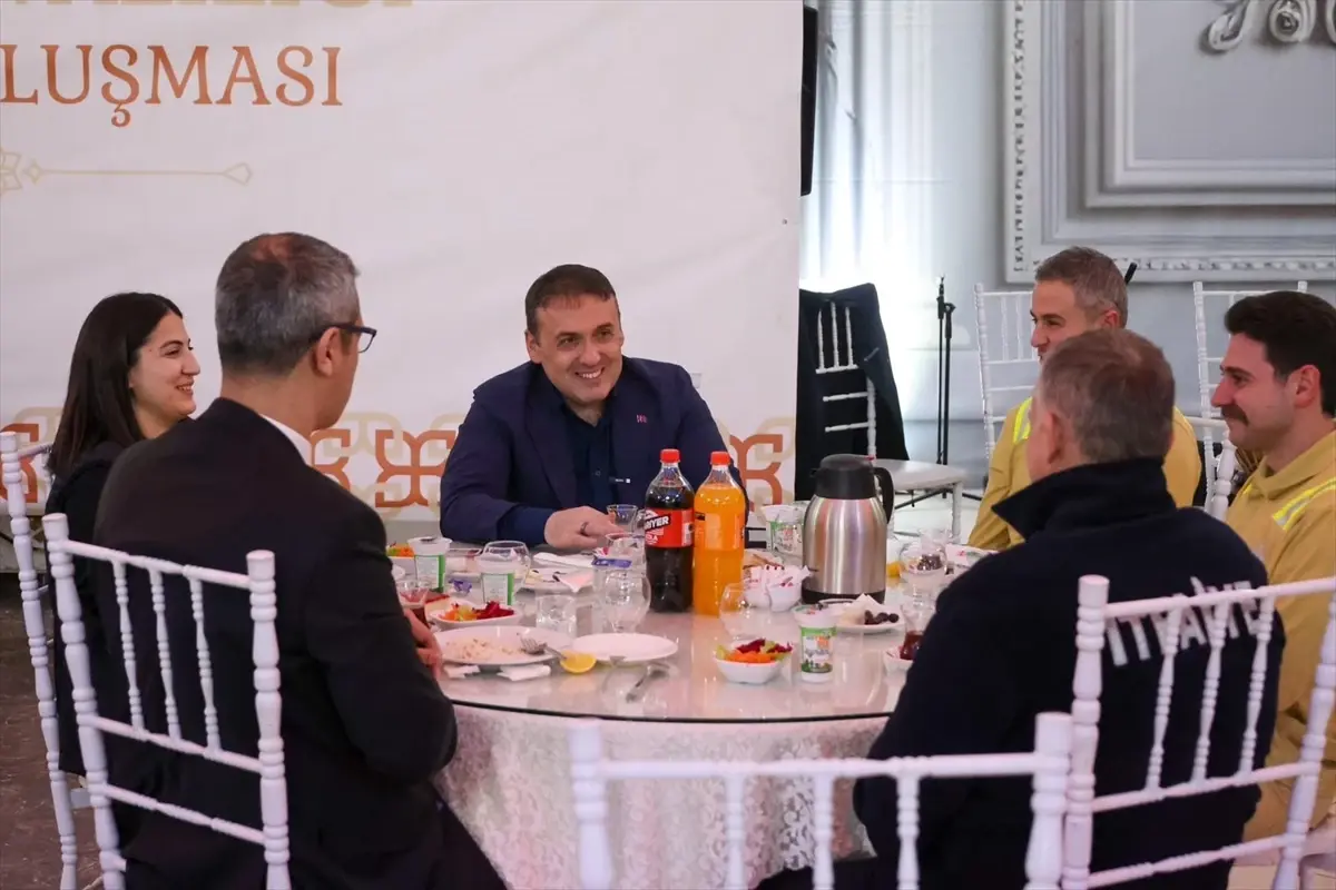 Vali Sözer\'le İftar Programı