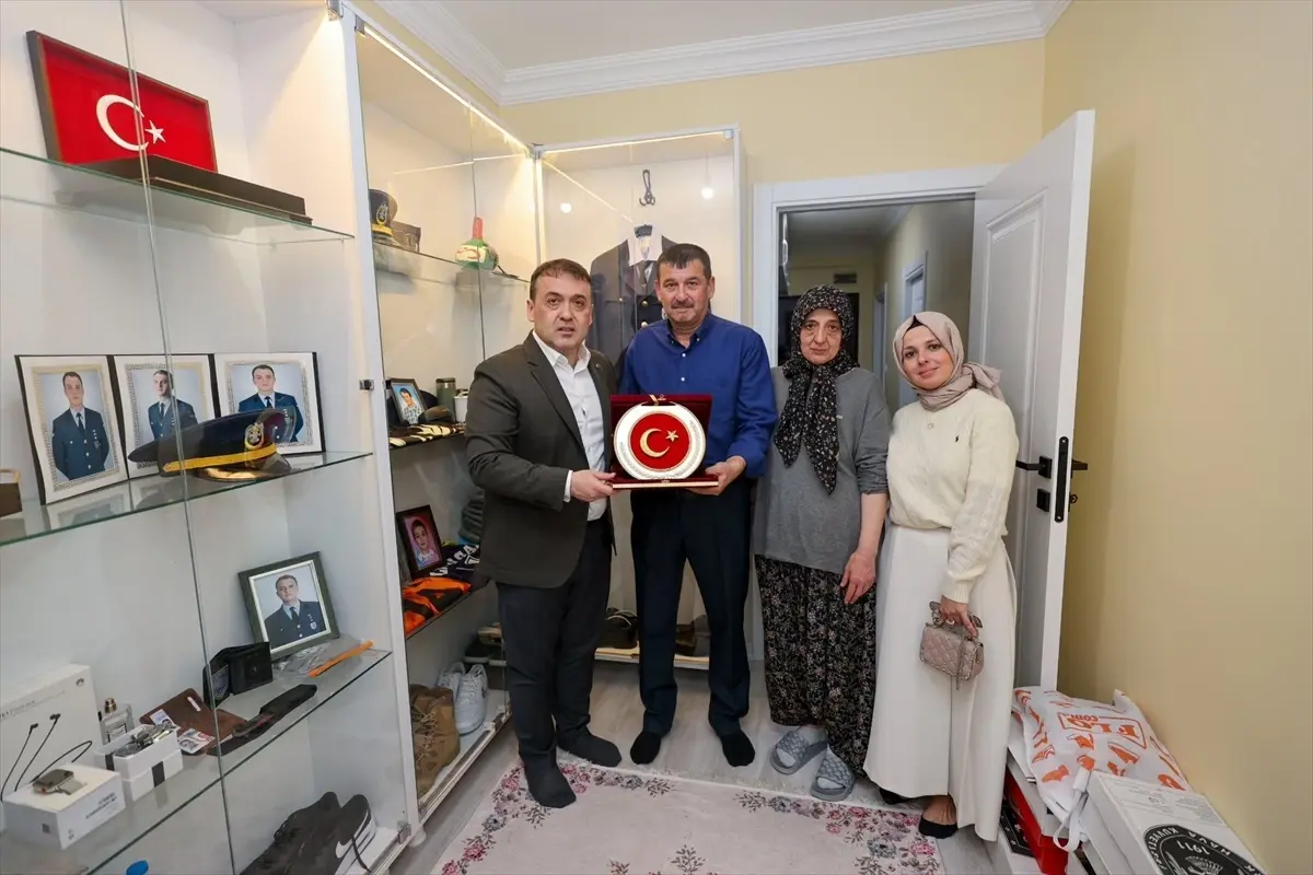 Vali Sözer, Şehit Ailesiyle İftarda Bir Araya Geldi