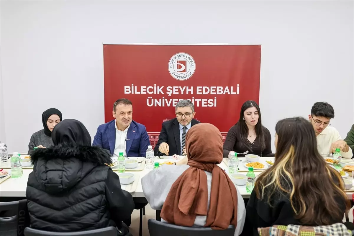 Vali Sözer, BŞEÜ Öğrencileriyle İftarda Buluştu