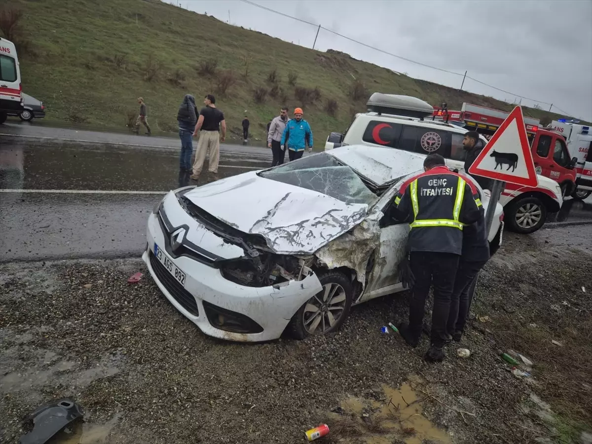 Bingöl\'de Trafik Kazası: 1 Ölü, 2 Yaralı