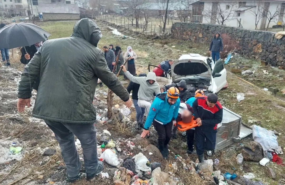 Bingöl\'de Otomobil Devrildi, 7 Yaralı