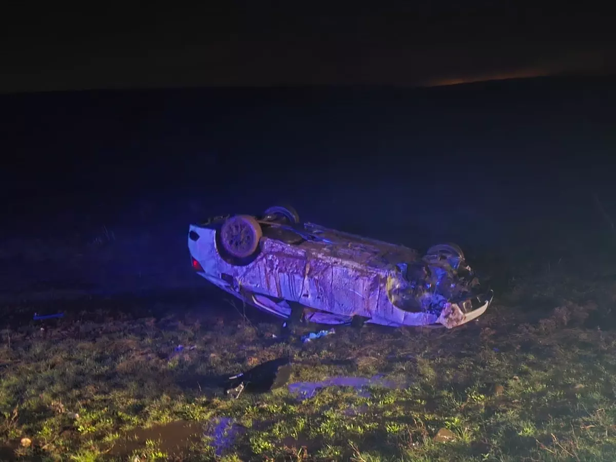 Bingöl\'de Takla Atan Araçta İki Yaralı