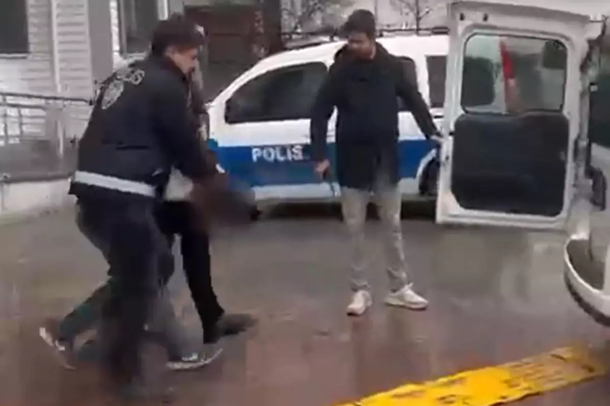 'Birini bıçaklamam lazım' diyerek evden çıktı, genç kızın kabusu oldu