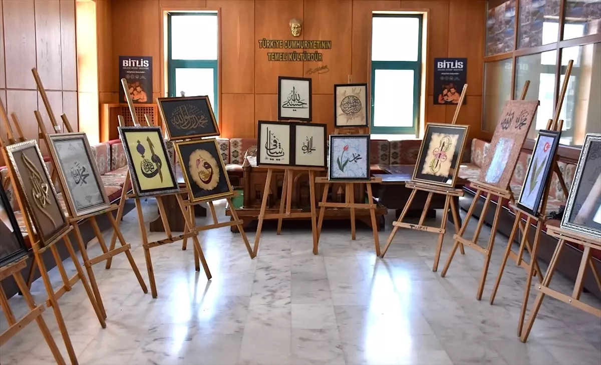 Bitlis\'te Ebru ve Hat Sergisi Açıldı