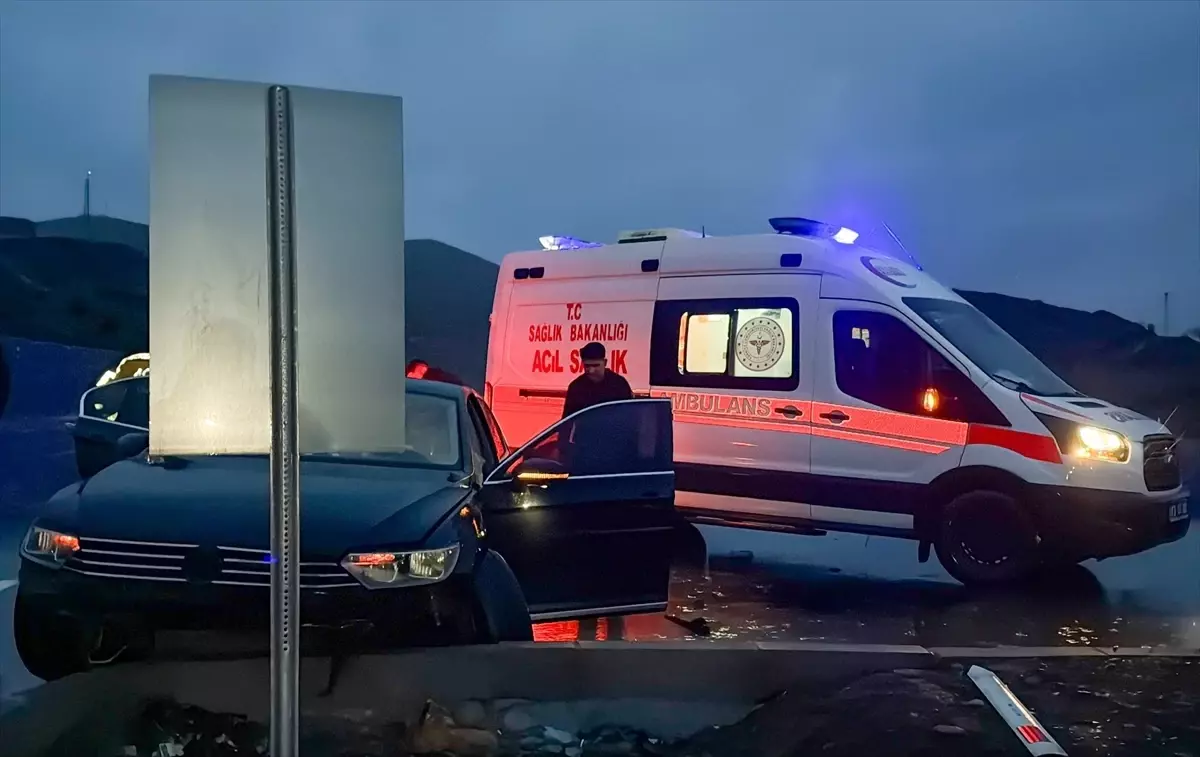 Bitlis\'te Trafik Kazası: 4 Yaralı