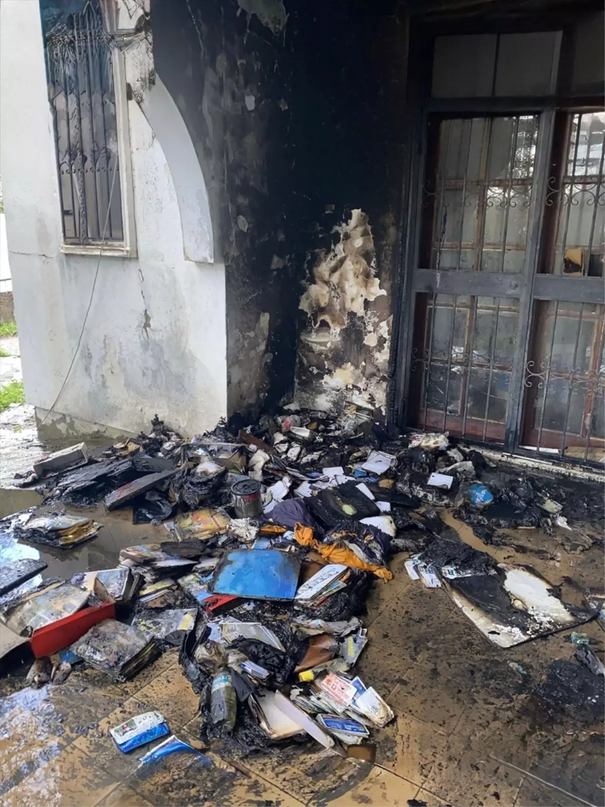 Bodrum\'da Balkon Yangını